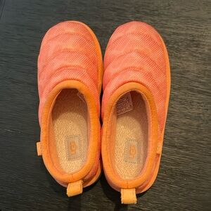 Girls Uggs size 3. Great condition